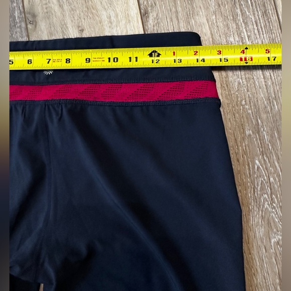 🛍️Tangerine Gray Capri with pink and tiny back zipper pocket size S - Picture 3 of 7